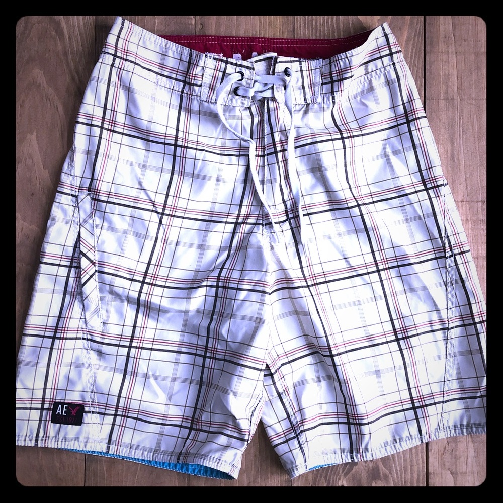 American Eagle Young Men’s  Board Shorts Size 28